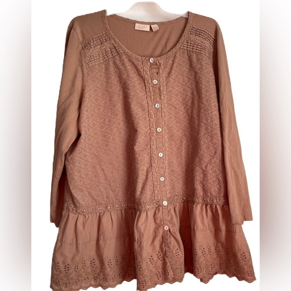 Logo Lavish Front Button Woven and Embroidered Top, Sz: XL - Picture 1 of 11